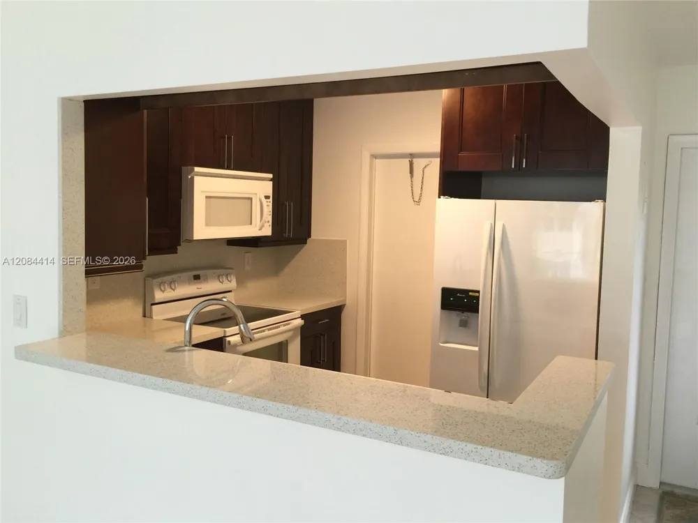 5051 W OAKLAND PARK BLVD #302 Lauderdale Lakes, FL 33313