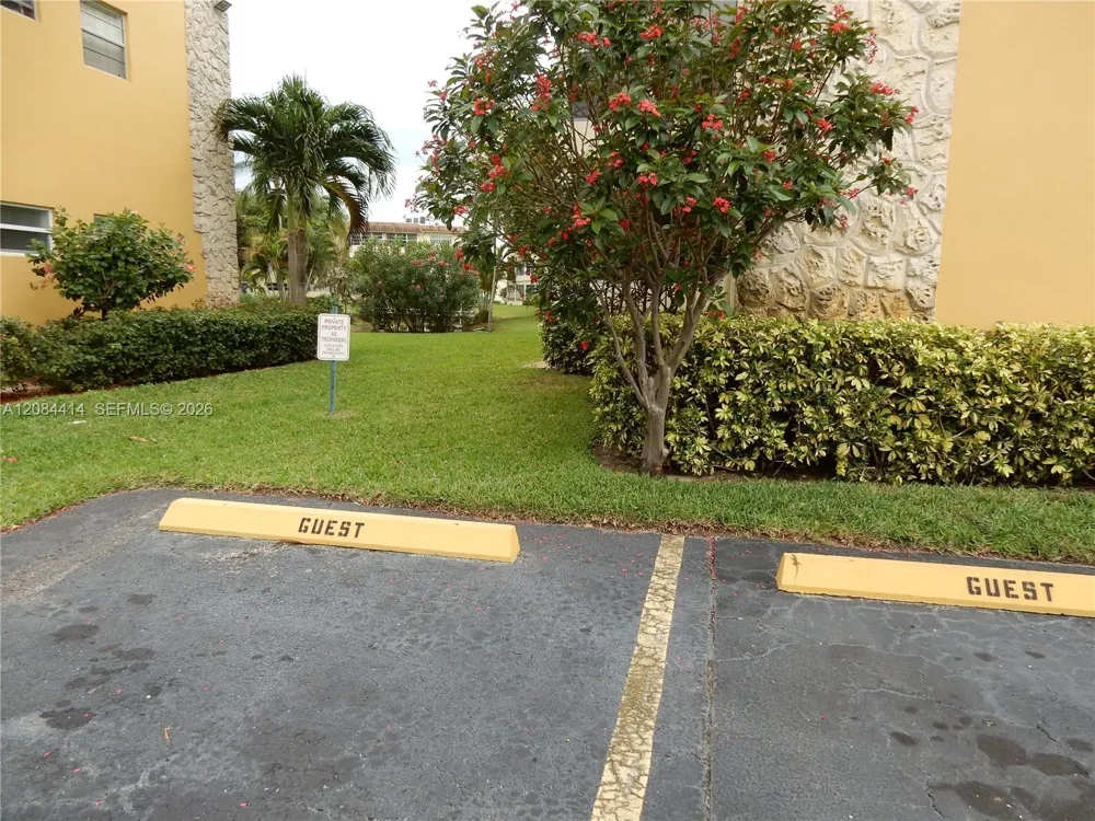 5051 W OAKLAND PARK BLVD #302 Lauderdale Lakes, FL 33313