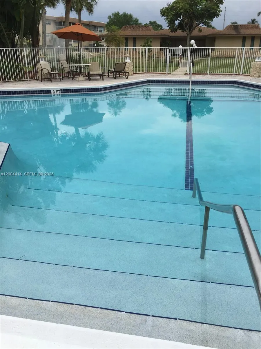 5051 W OAKLAND PARK BLVD #302 Lauderdale Lakes, FL 33313