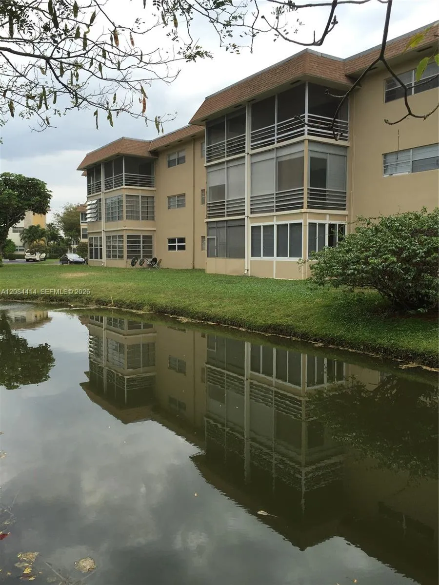 5051 W OAKLAND PARK BLVD #302 Lauderdale Lakes, FL 33313