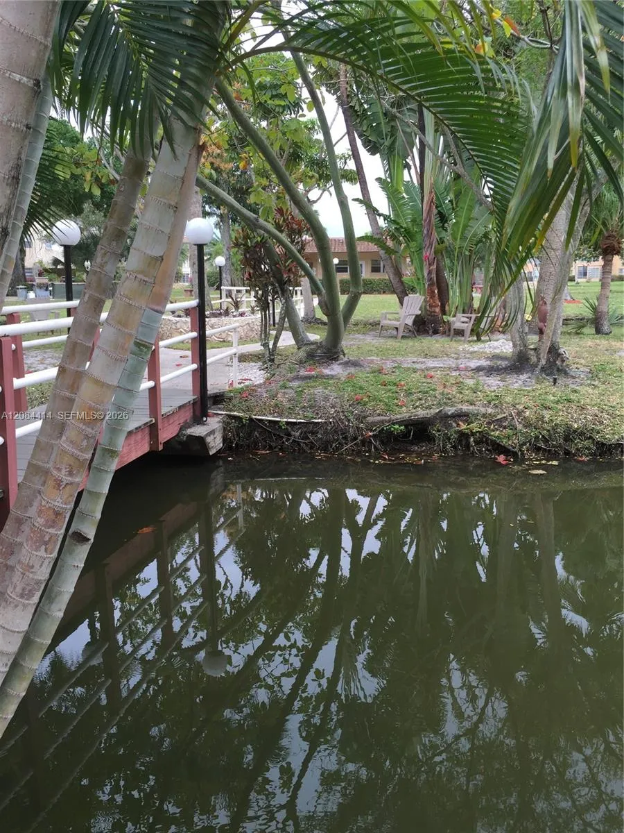 5051 W OAKLAND PARK BLVD #302 Lauderdale Lakes, FL 33313