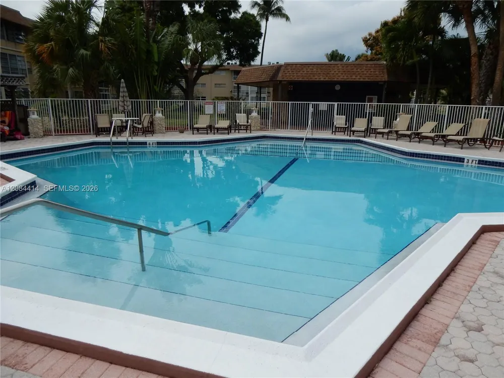 5051 W OAKLAND PARK BLVD #302 Lauderdale Lakes, FL 33313