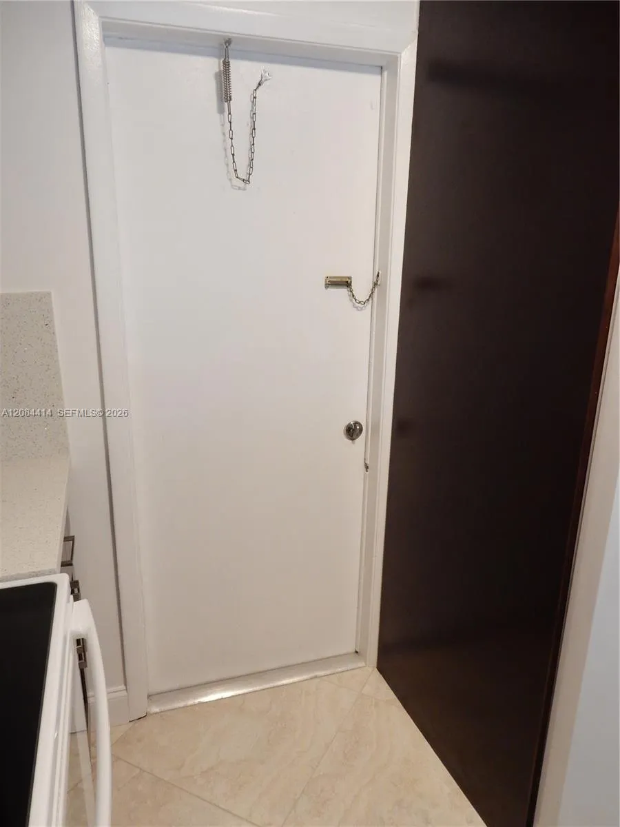 5051 W OAKLAND PARK BLVD #302 Lauderdale Lakes, FL 33313