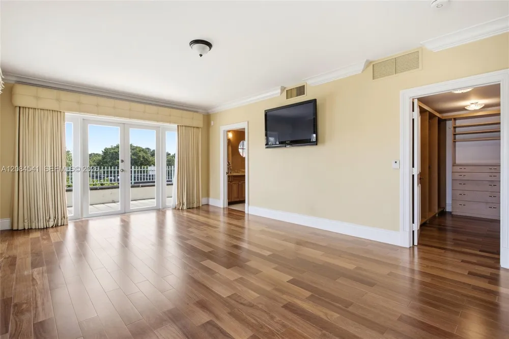 2600 Segovia St #703 Coral Gables, FL 33134
