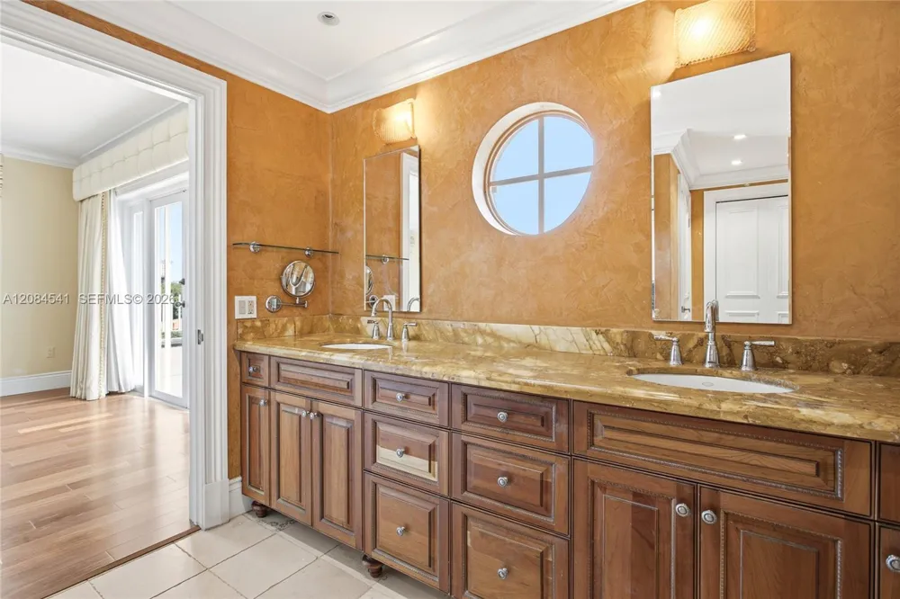 2600 Segovia St #703 Coral Gables, FL 33134
