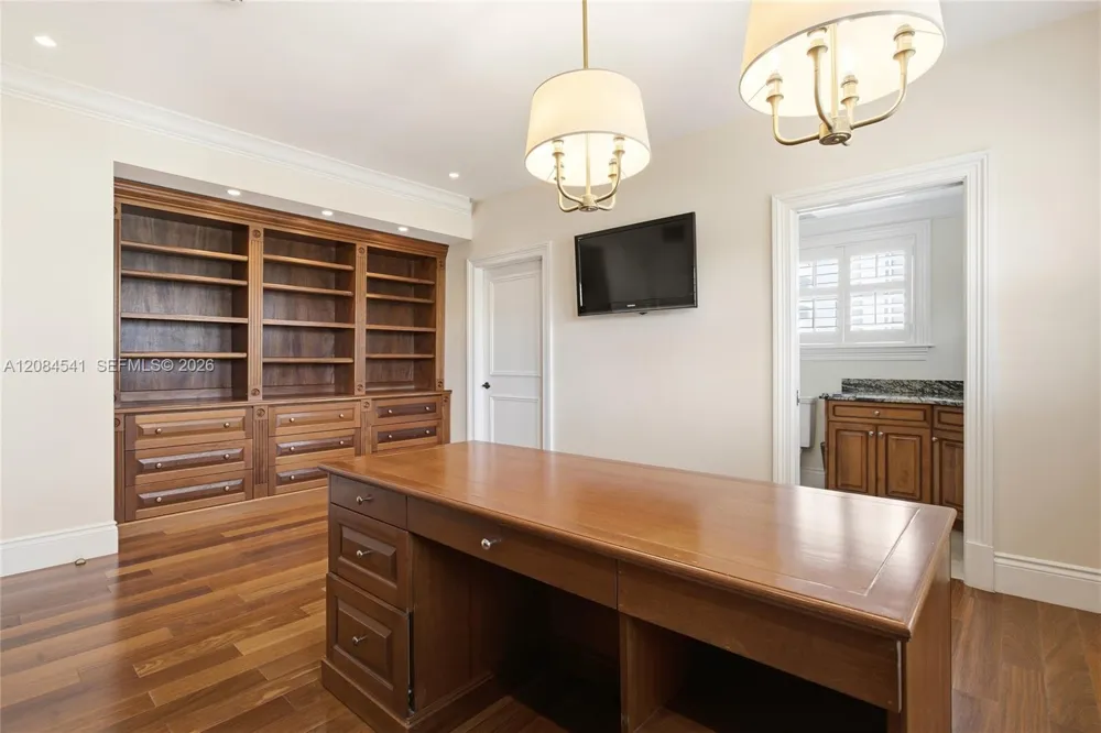 2600 Segovia St #703 Coral Gables, FL 33134