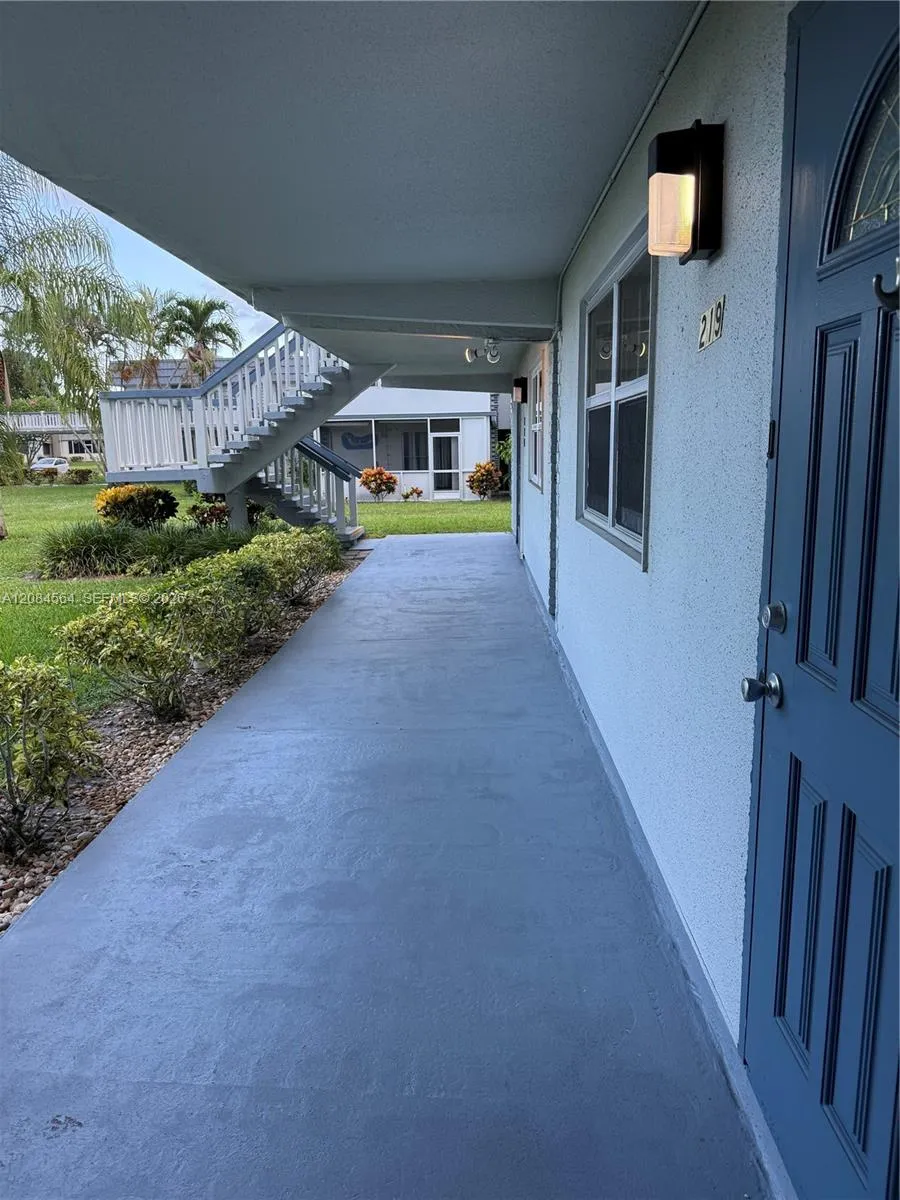 219 Tuscany Lane #D Delray Beach, FL 33446