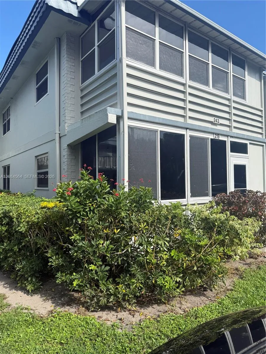 219 Tuscany Lane #D Delray Beach, FL 33446