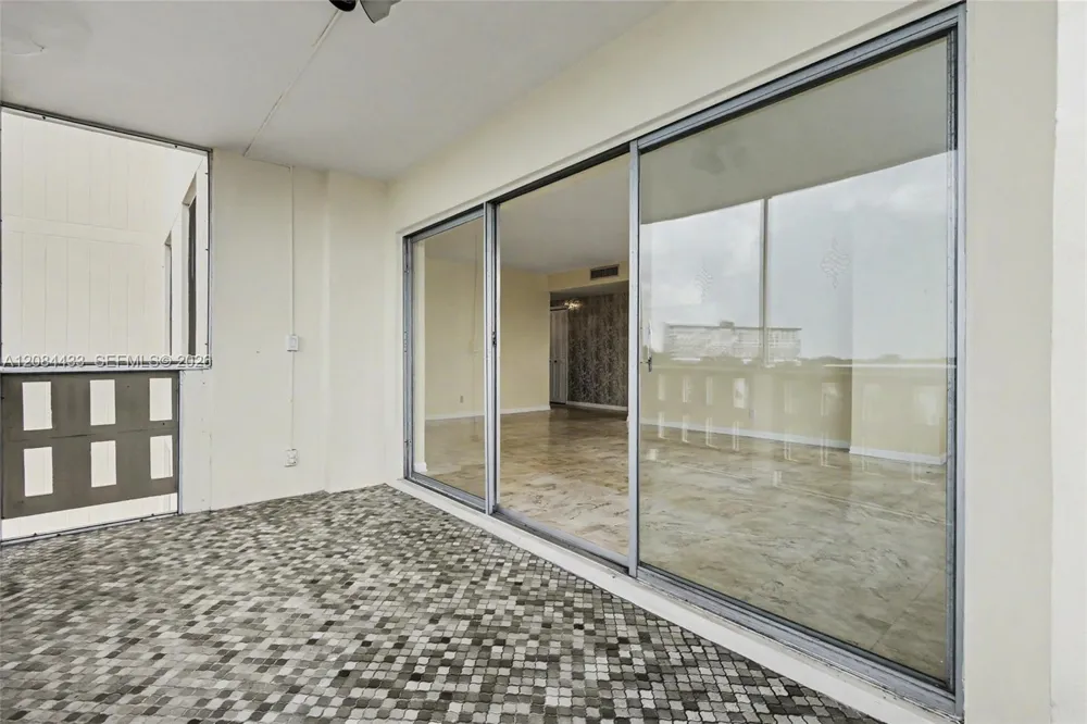 4330 Hillcrest Dr #520 Hollywood, FL 33021