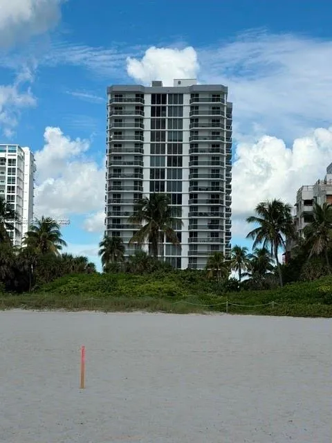 2401 Collins Ave #610
