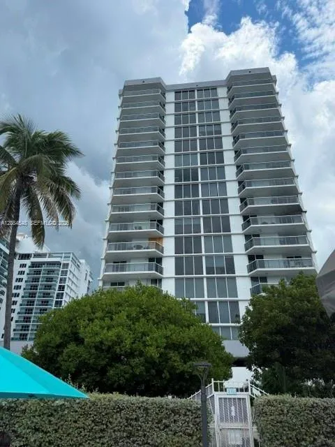 2401 Collins Ave #610 Miami Beach, FL 33140