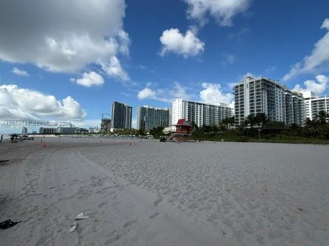 2401 Collins Ave #610 Miami Beach, FL 33140