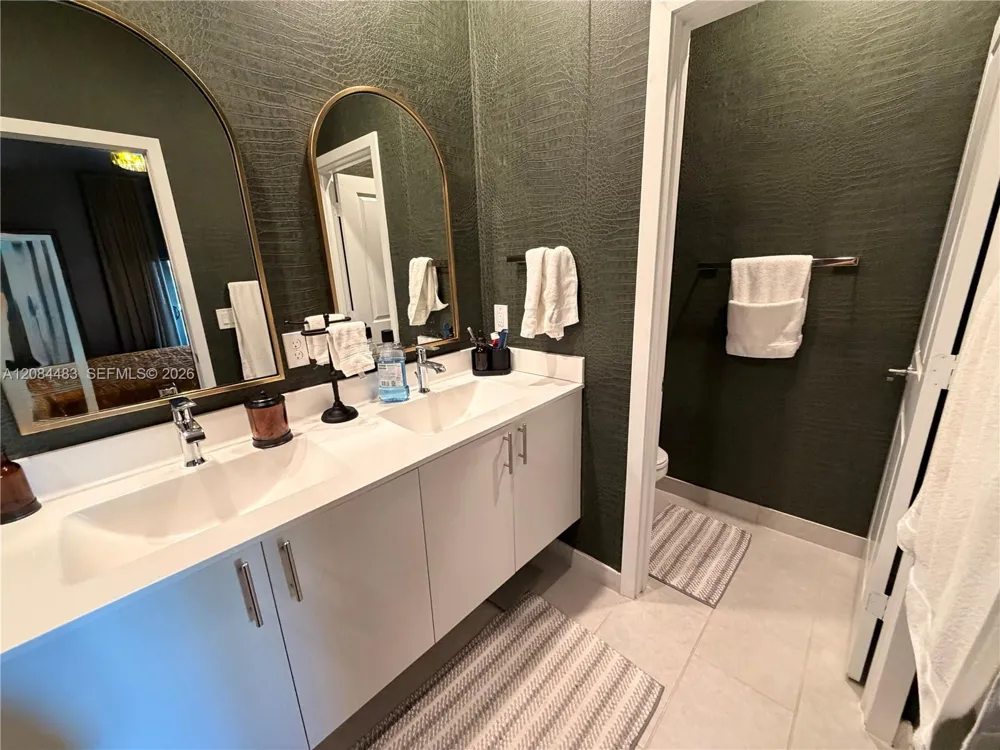 8316 NW 43rd St Doral, FL 33166