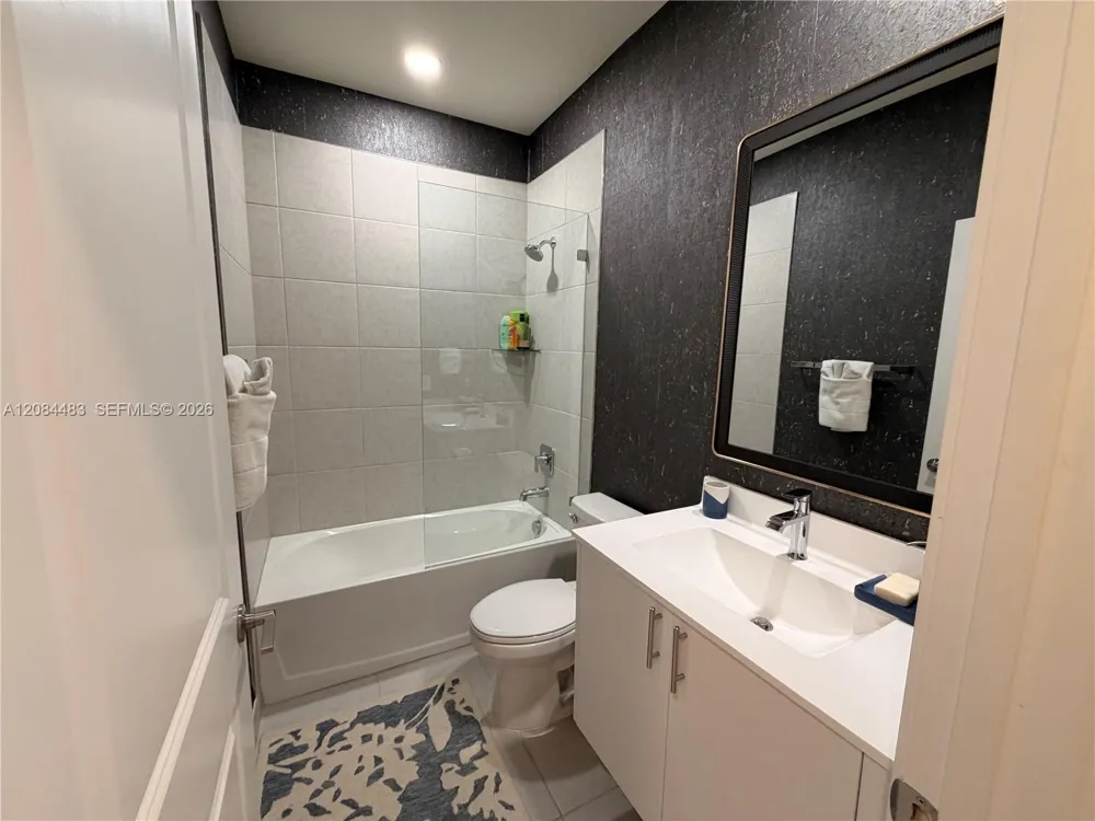 8316 NW 43rd St Doral, FL 33166