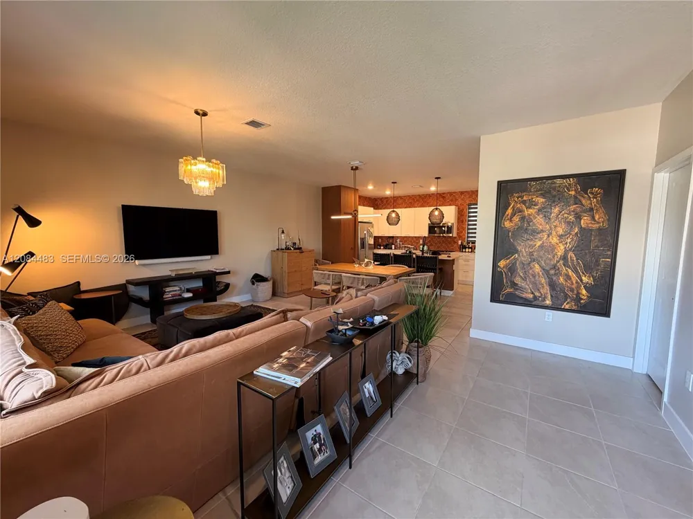 8316 NW 43rd St Doral, FL 33166