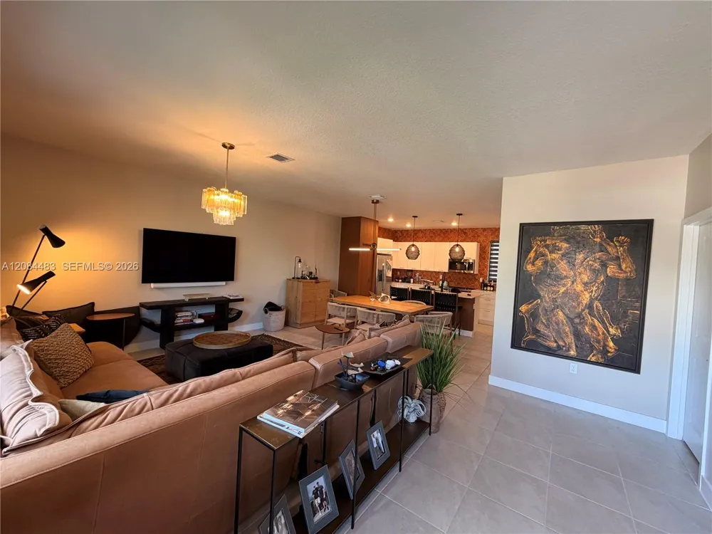 8316 NW 43rd St Doral, FL 33166