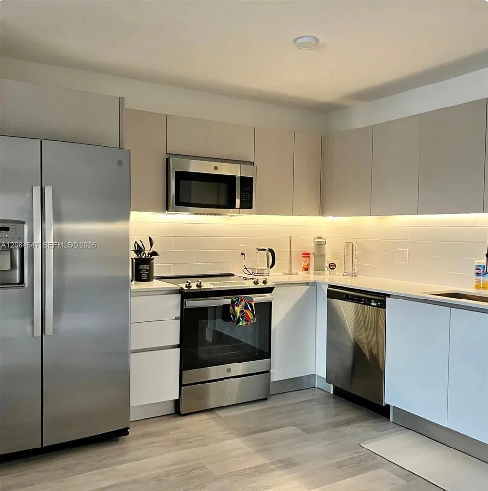 19380 NE 26th Ave #205 Miami, FL 33180