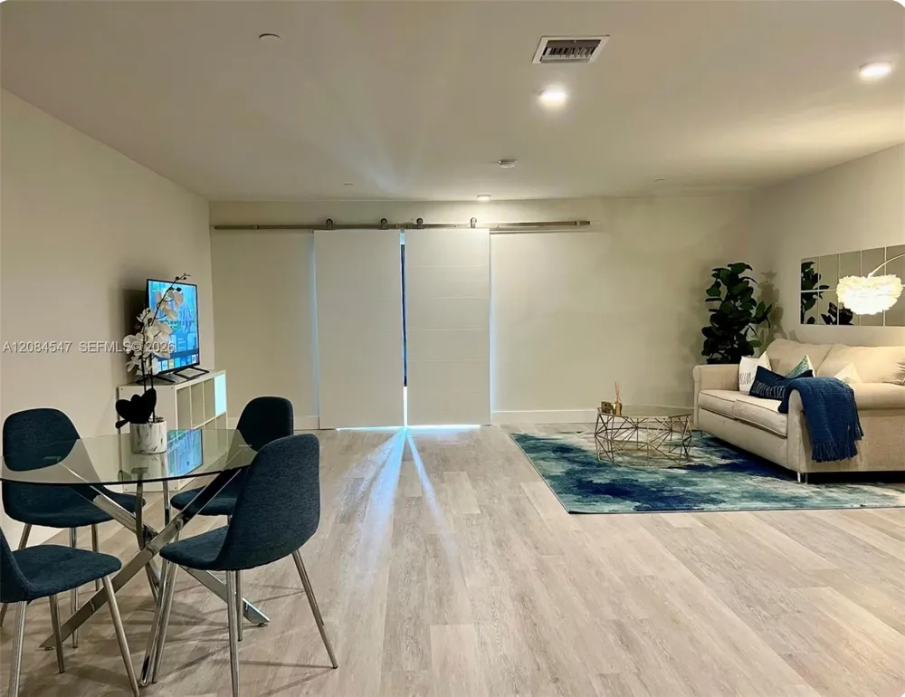 19380 NE 26th Ave #205 Miami, FL 33180