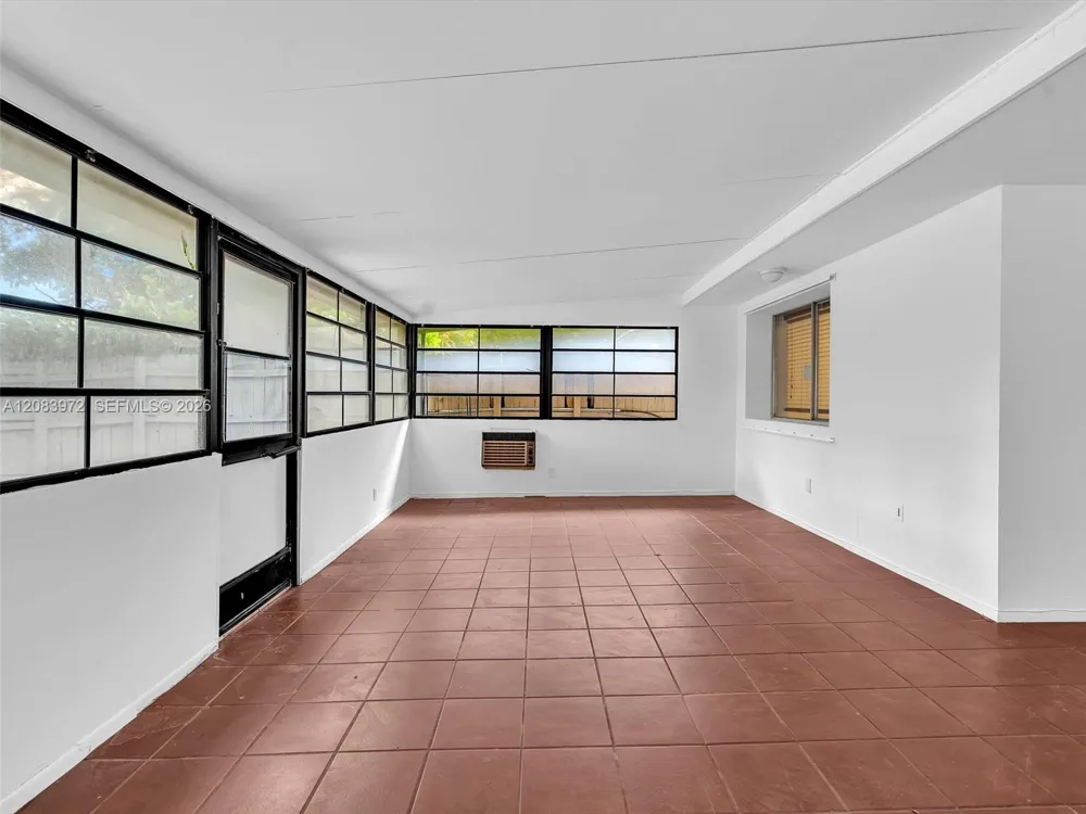 2408 35th Ave Hollywood, FL 33021