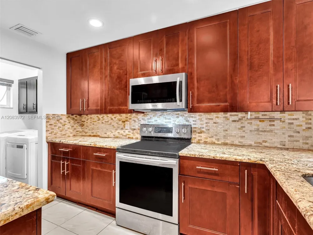 2408 35th Ave Hollywood, FL 33021