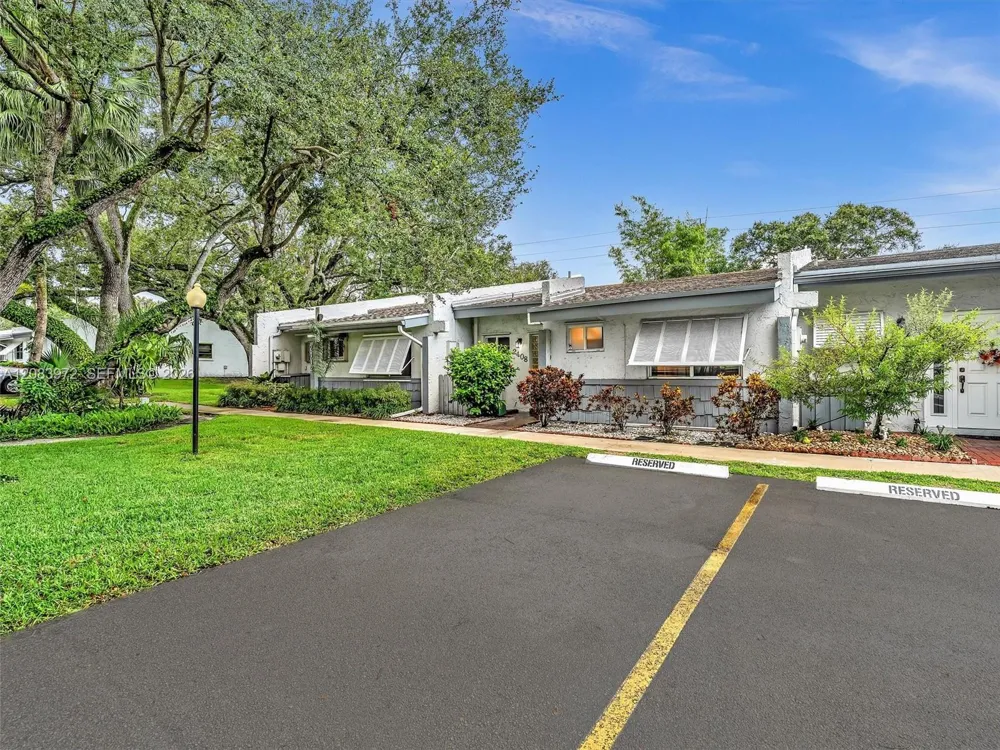 2408 35th Ave Hollywood, FL 33021