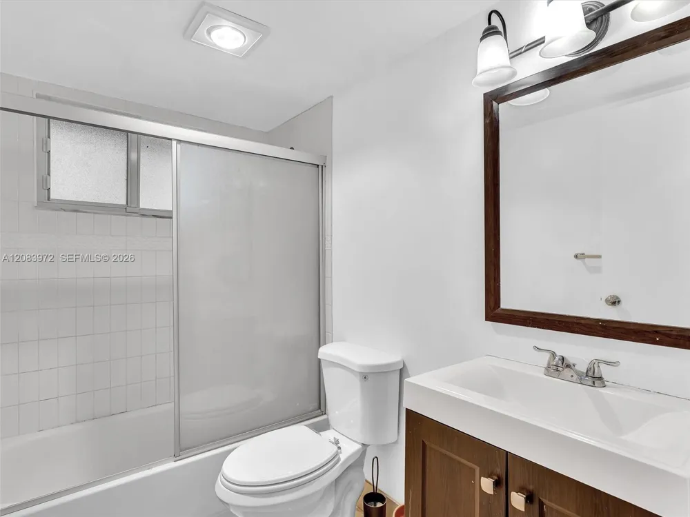2408 35th Ave Hollywood, FL 33021