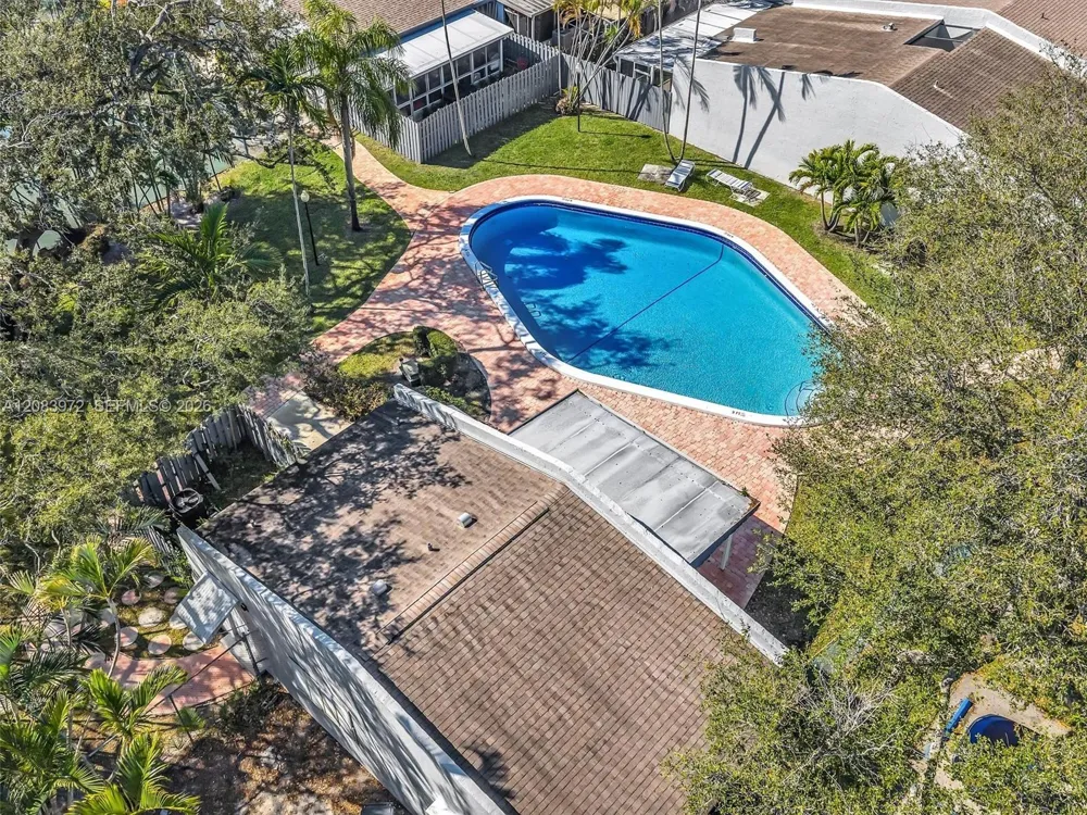 2408 35th Ave Hollywood, FL 33021