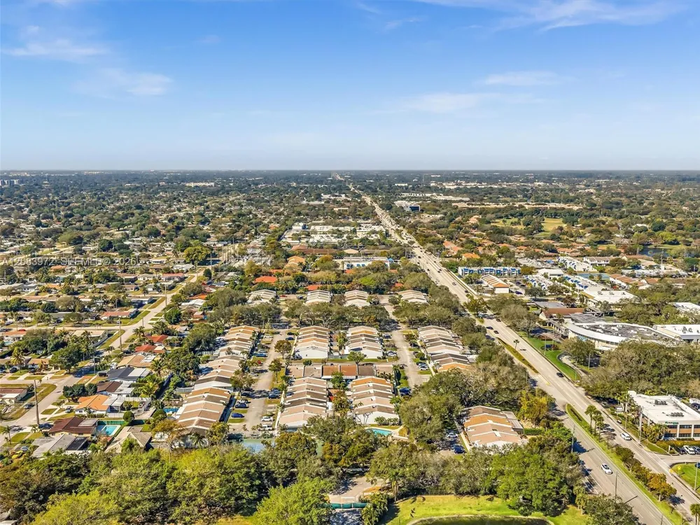 2408 35th Ave Hollywood, FL 33021