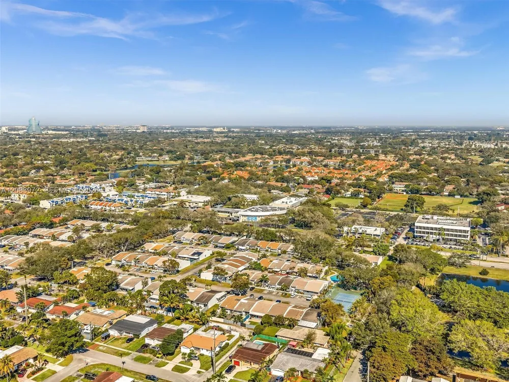 2408 35th Ave Hollywood, FL 33021
