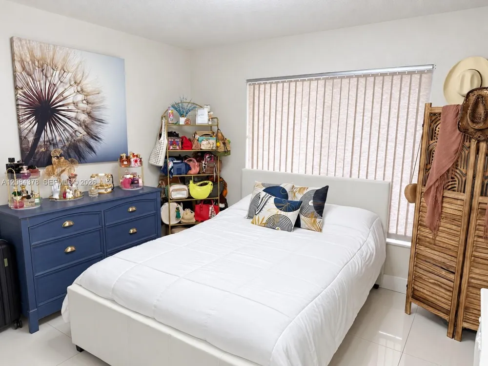 5260 NW 184th Ln Miami Gardens, FL 33055