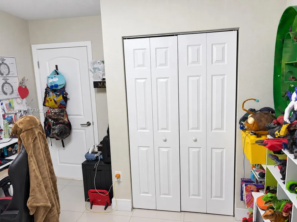 5260 NW 184th Ln Miami Gardens, FL 33055