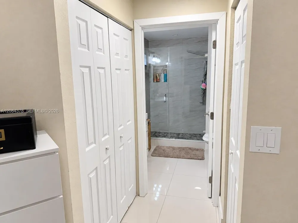 5260 NW 184th Ln Miami Gardens, FL 33055