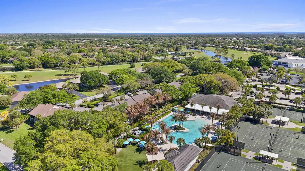 5172 SE CLUB WAY #207 Stuart, FL 34997