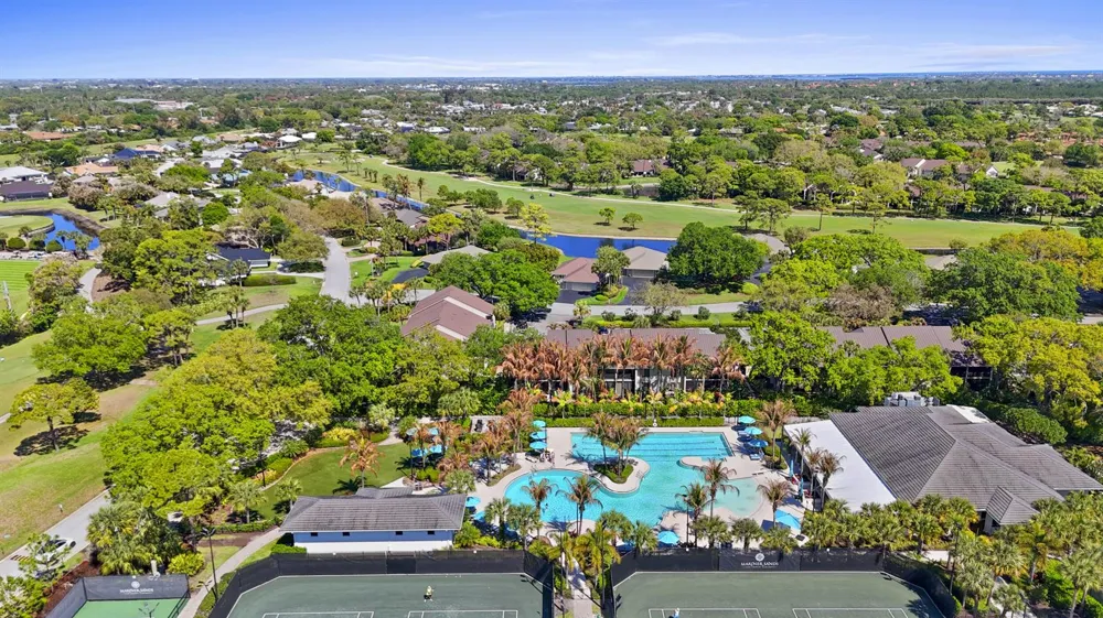 5172 SE CLUB WAY #207 Stuart, FL 34997