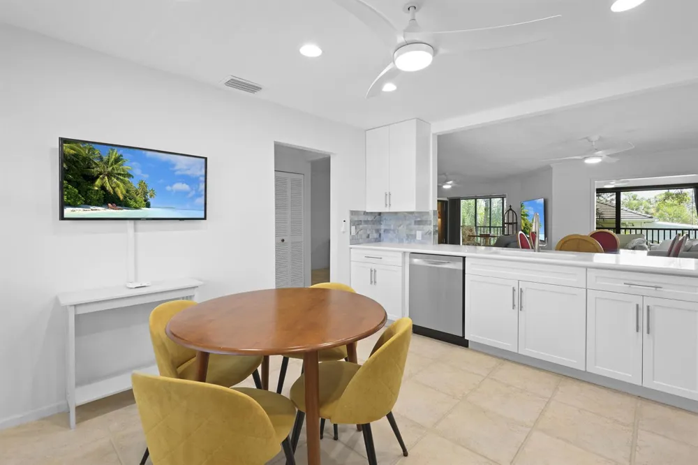 5172 SE CLUB WAY #207 Stuart, FL 34997