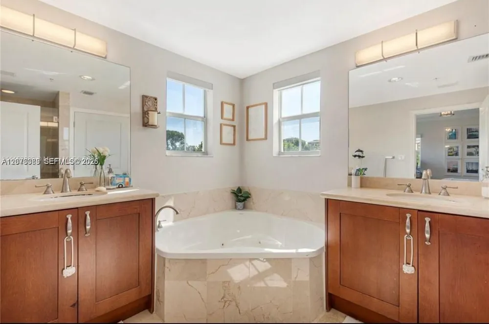 118 Zamora Ave #307 Coral Gables, FL 33134