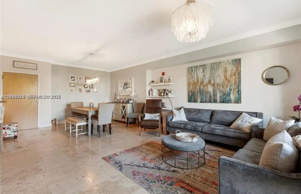 118 Zamora Ave #307 Coral Gables, FL 33134