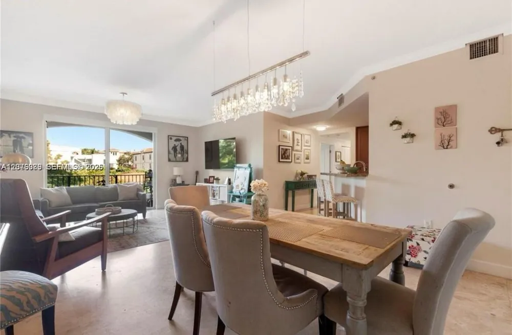 118 Zamora Ave #307 Coral Gables, FL 33134