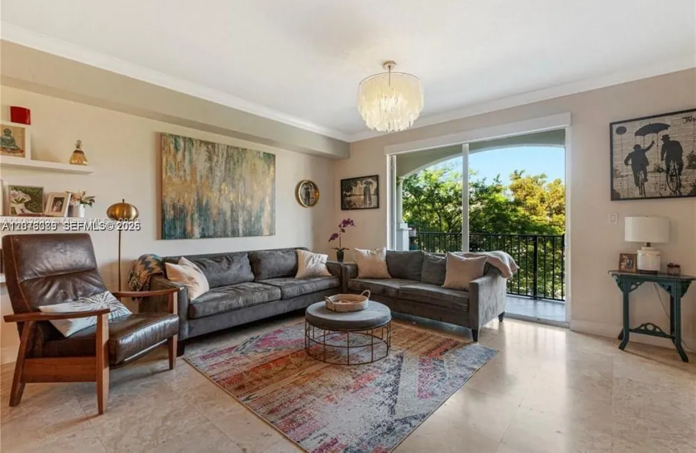 118 Zamora Ave #307 Coral Gables, FL 33134