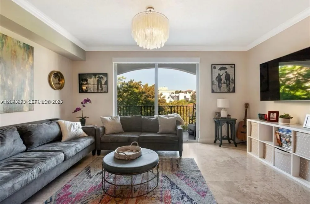 118 Zamora Ave #307 Coral Gables, FL 33134