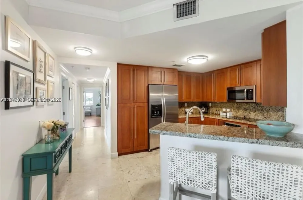 118 Zamora Ave #307 Coral Gables, FL 33134