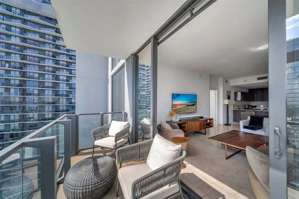 88 SW 7th St #3203 Miami, FL 33130