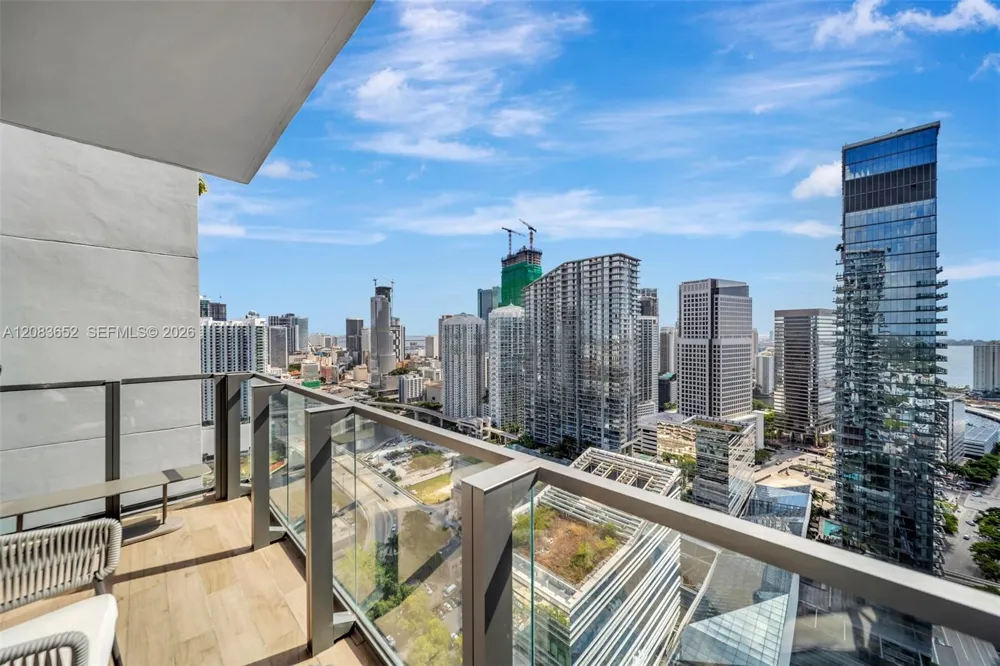 88 SW 7th St #3203 Miami, FL 33130