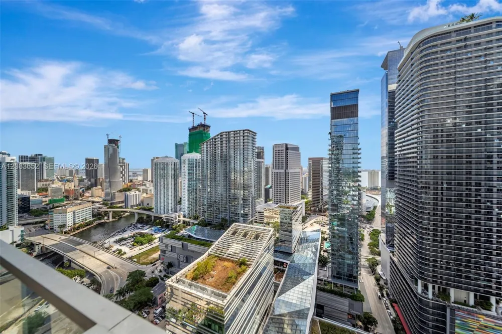88 SW 7th St #3203 Miami, FL 33130