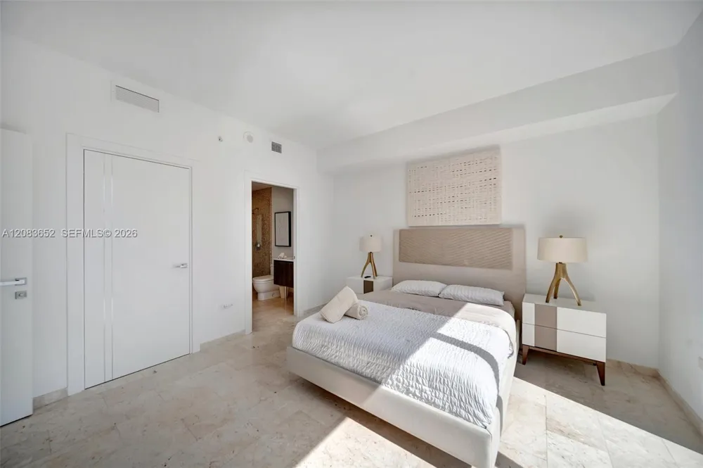 88 SW 7th St #3203 Miami, FL 33130