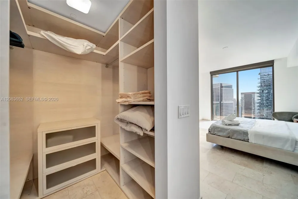88 SW 7th St #3203 Miami, FL 33130