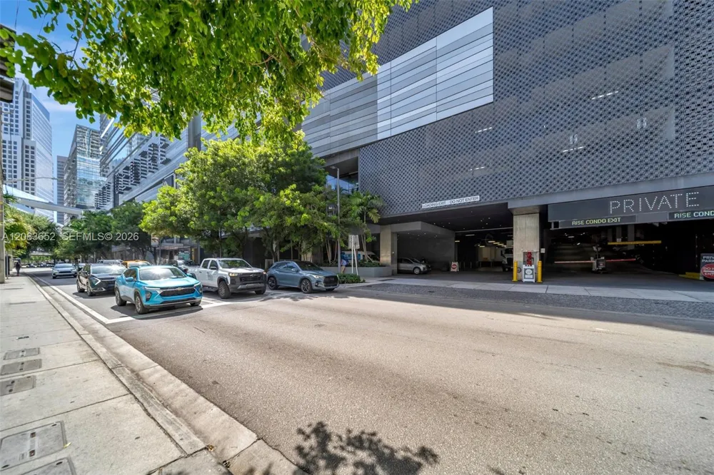 88 SW 7th St #3203 Miami, FL 33130