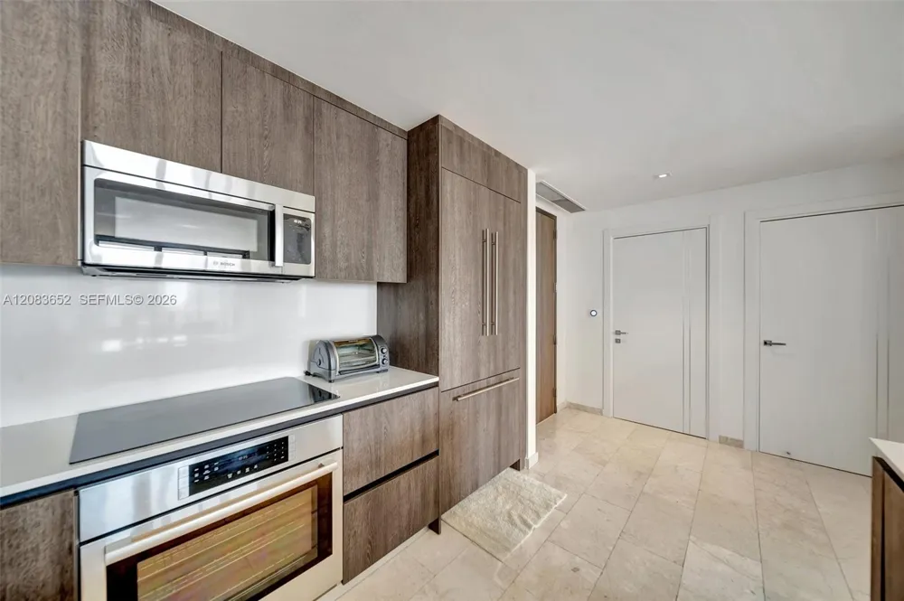 88 SW 7th St #3203 Miami, FL 33130