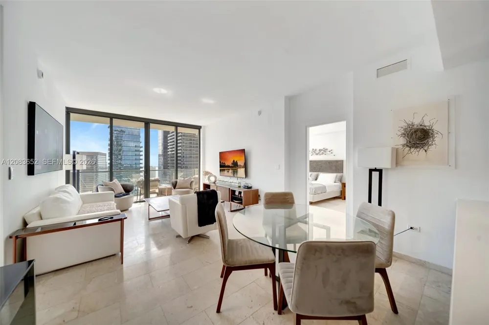 88 SW 7th St #3203 Miami, FL 33130