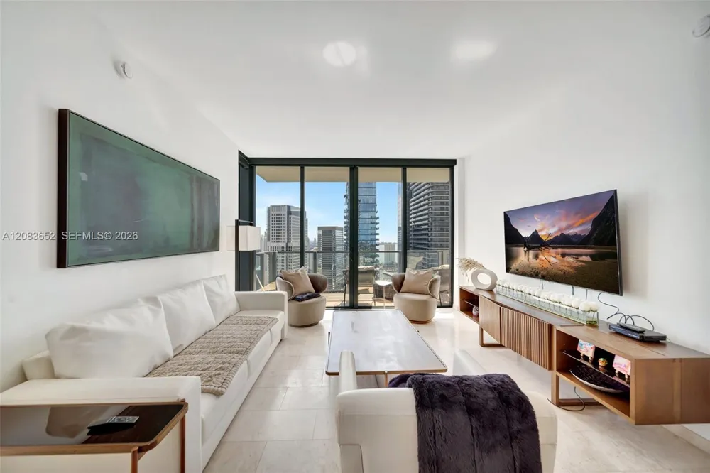 88 SW 7th St #3203 Miami, FL 33130